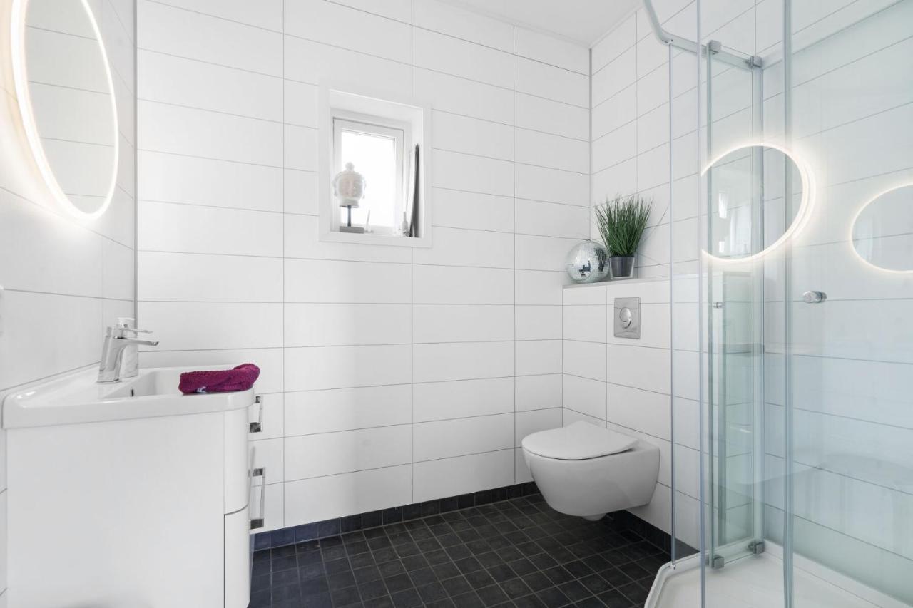 Nydelig Moderne Villa Med Fantastisk Beliggenhet. Kabelvåg Kültér fotó
