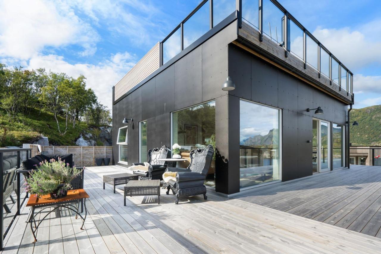 Nydelig Moderne Villa Med Fantastisk Beliggenhet. Kabelvåg Kültér fotó